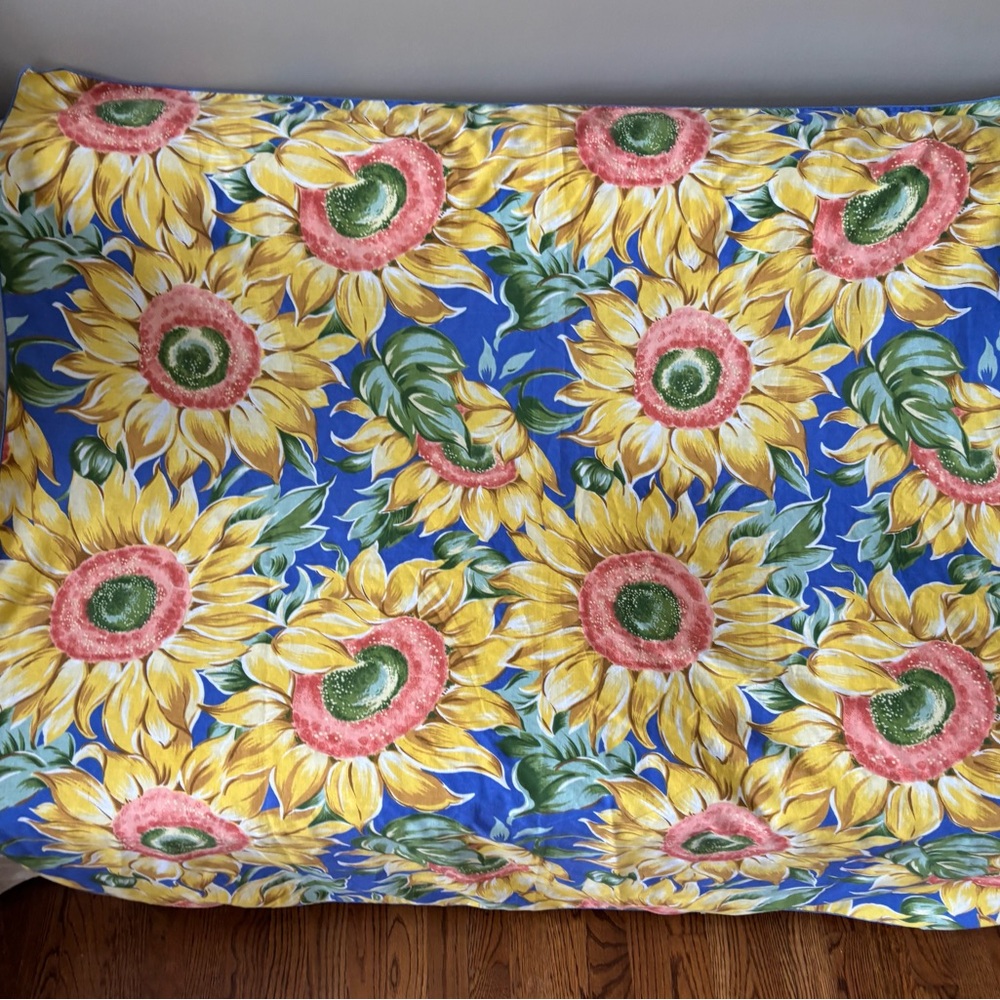 Vintage Sunflower Tablecloth 63”x65” Square